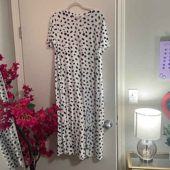 3/$60 NWT tshirt midi dress with slit size 10 - Picture 1 of 4